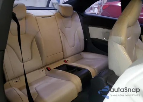 2011 Audi S5 Premium Plus z USA, uszkodzony, nr VIN WAUGVAFR7BA032580